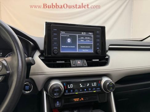 Used 2019 Toyota RAV4 XLE Premium image 30