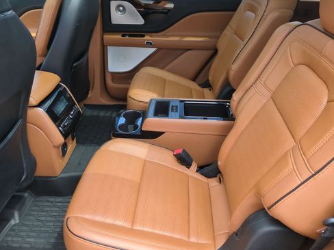 Used 2021 Lincoln Aviator Black Label w/ Dynamic Handling Package AWD/4WD image 20