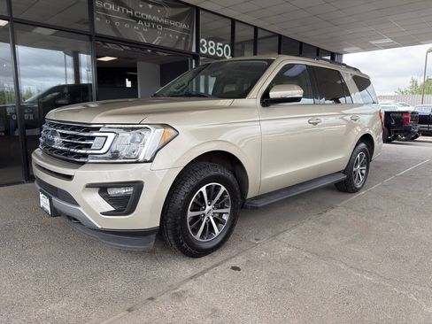 Used 2018 Ford Expedition XLT w/ Equipment Group 201A AWD/4WD image 1