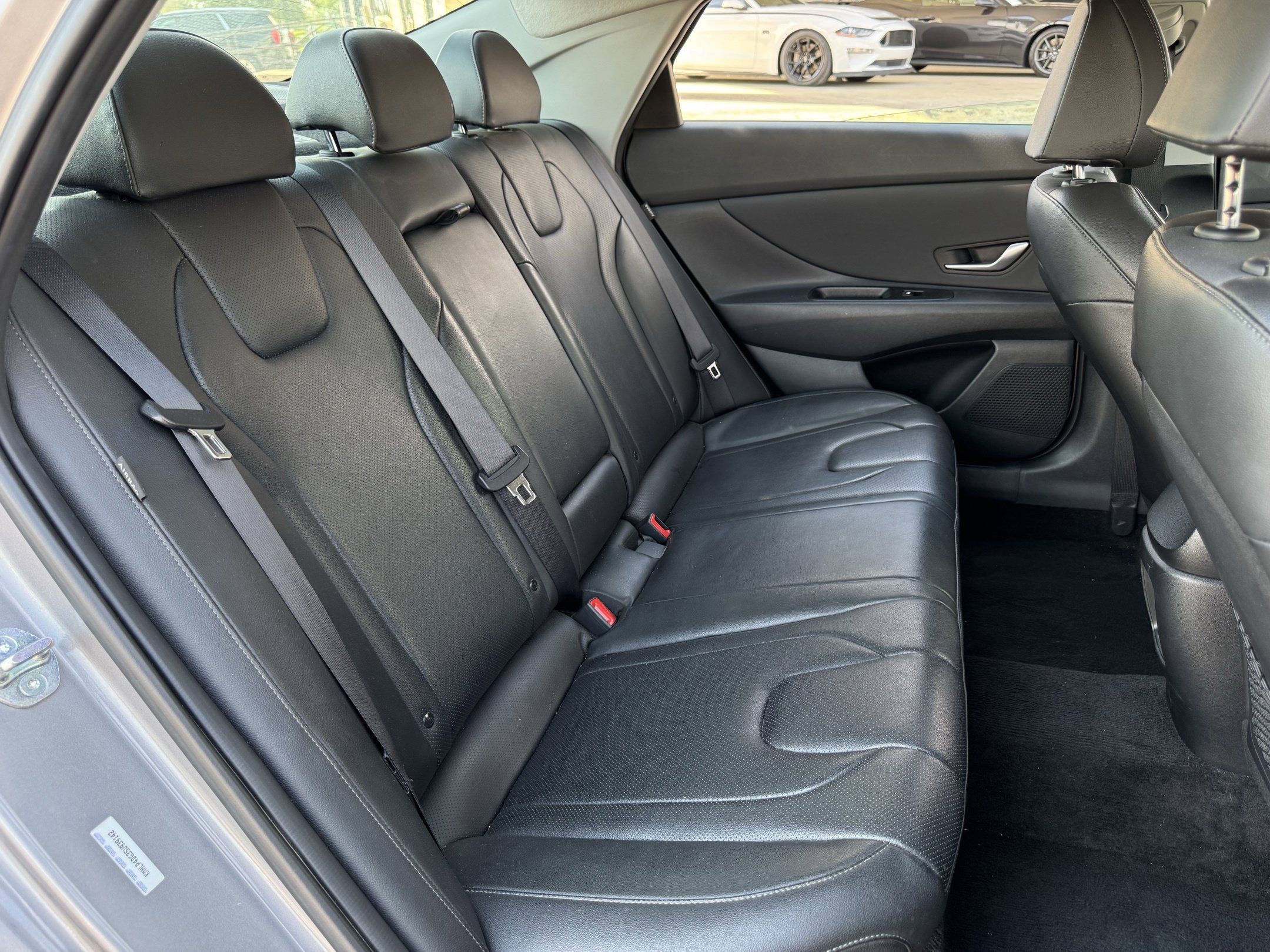 Used 2025 Hyundai Elantra Limited FWD image 30