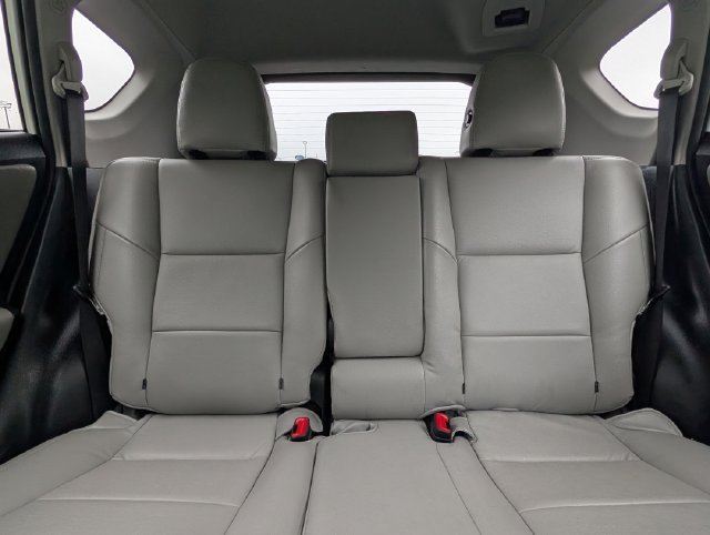 Used 2015 Toyota RAV4 XLE FWD image 26