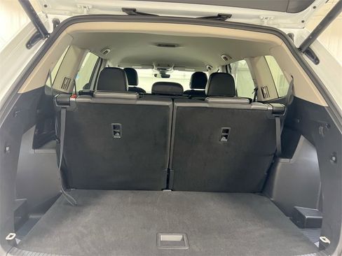 Used 2024 Volkswagen Atlas SE image 23