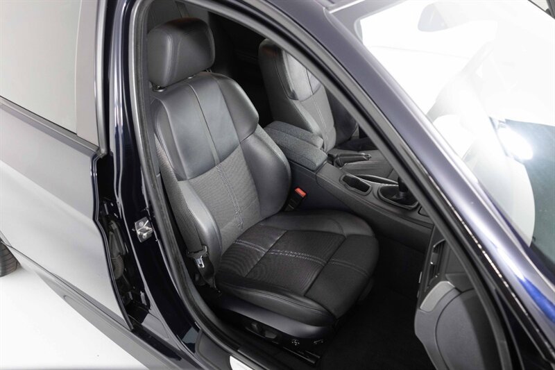 Used 2009 BMW M3 Sedan RWD image 25