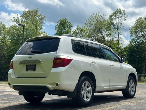 Used 2010 Toyota Highlander 2WD image 8
