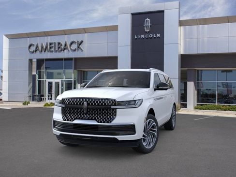 New 2026 Lincoln Navigator Reserve AWD/4WD image 2
