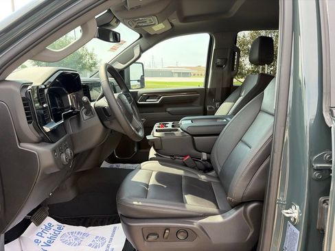 Used 2025 Chevrolet Silverado 2500 LT w/ Trail Boss Package AWD/4WD image 52