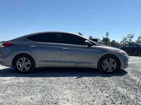Used 2017 Hyundai Elantra SE FWD image 9