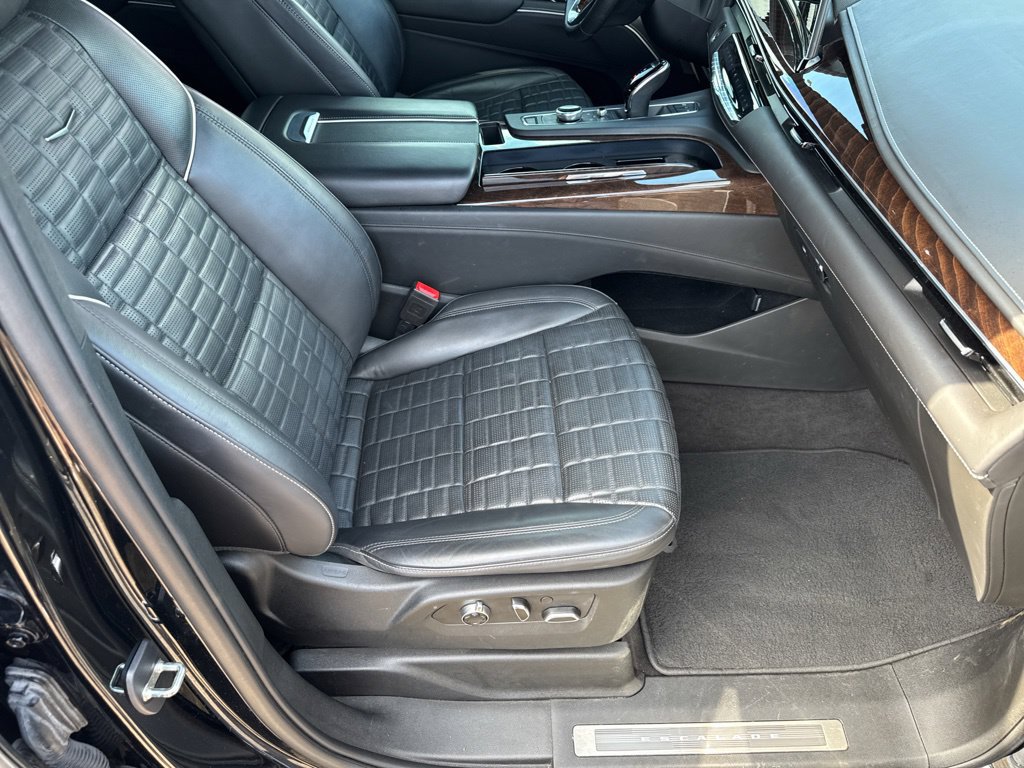 Used 2023 Cadillac Escalade Sport Platinum AWD/4WD image 28