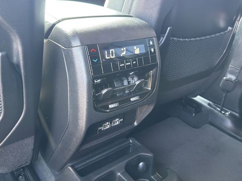 Used 2024 Jeep Grand Cherokee L Laredo RWD image 28