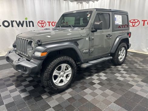 Used 2020 Jeep Wrangler Sport image 3