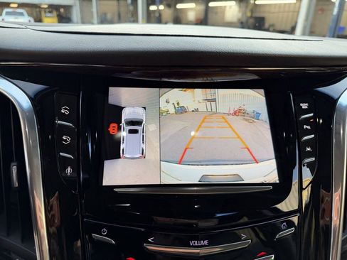 Used 2016 Cadillac Escalade Luxury image 23