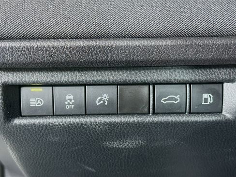 Used 2025 Toyota Camry LE image 17