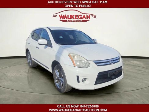 Used 2011 Nissan Rogue S Krom Edition image 3