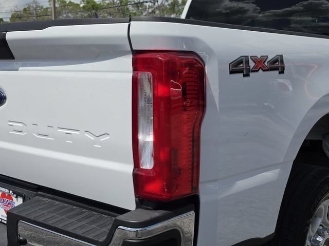 Used 2025 Ford F250 XLT AWD/4WD image 11