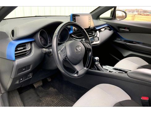 Used 2019 Toyota C-HR XLE image 10