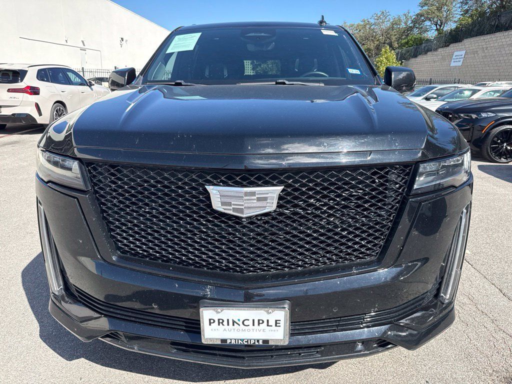 Used 2021 Cadillac Escalade Sport Platinum AWD/4WD image 2