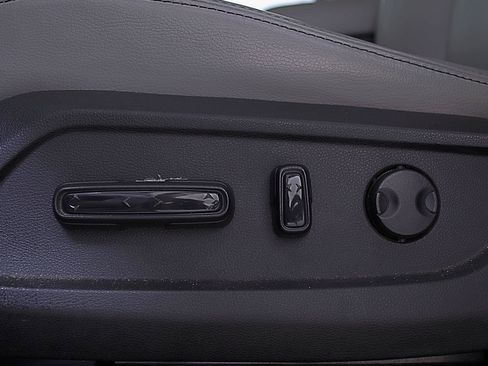 Used 2023 Honda Pilot Touring image 24