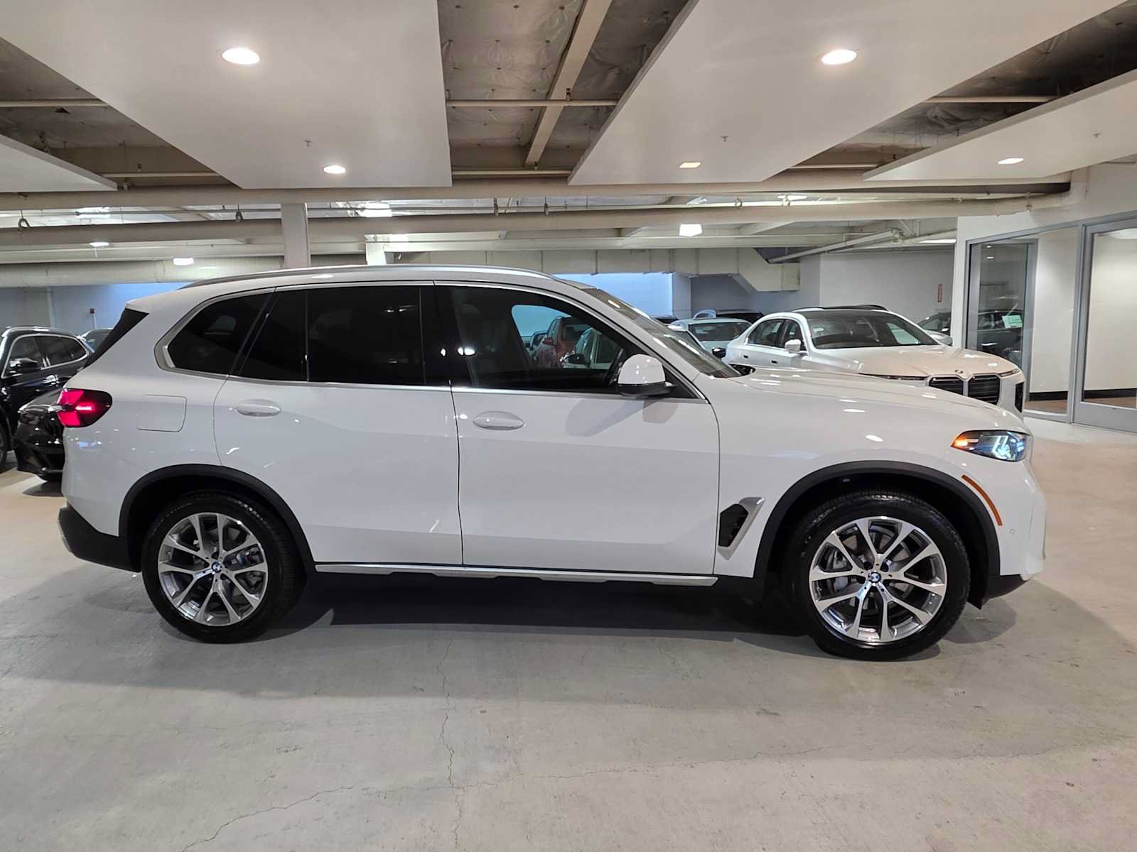Used 2026 BMW X5 xDrive40i AWD/4WD image 3