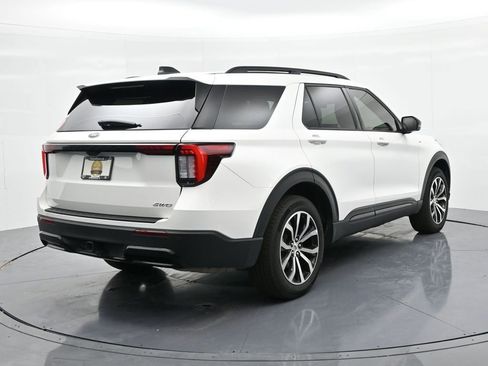 Used 2025 Ford Explorer ST-Line image 6