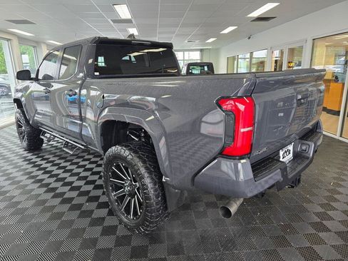 Used 2024 Toyota Tacoma SR5 AWD/4WD image 5
