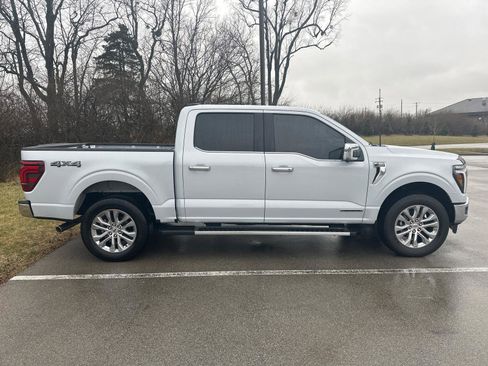Used 2025 Ford F150 Lariat w/ Equipment Group 501A Mid image 14