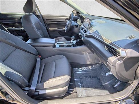 Used 2024 Nissan Altima 2.5 SV FWD image 18