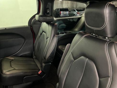 Certified 2026 Chrysler Pacifica Select FWD image 20