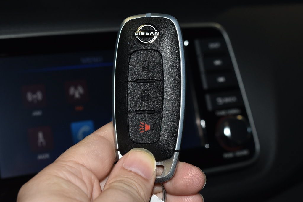 Certified 2025 Nissan Kicks Play S FWD image 14