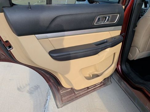 Used 2016 Ford Explorer XLT w/ Equipment Group 202A image 28