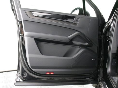 New 2026 Porsche Cayenne GTS image 21