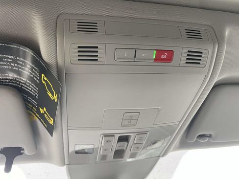 New 2026 Volkswagen Taos SE FWD image 26
