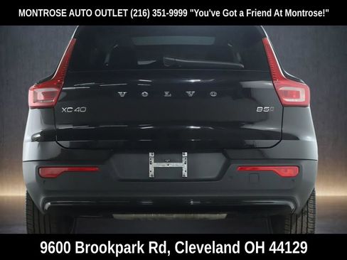 Used 2023 Volvo XC40 B5 Plus w/ Climate Package image 19