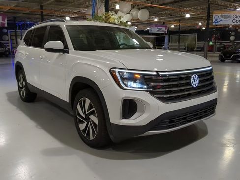 Used 2025 Volkswagen Atlas SE AWD/4WD image 5
