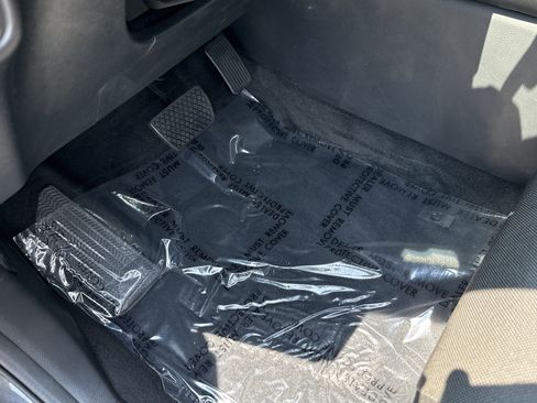 Used 2025 Honda CR-V EX image 17