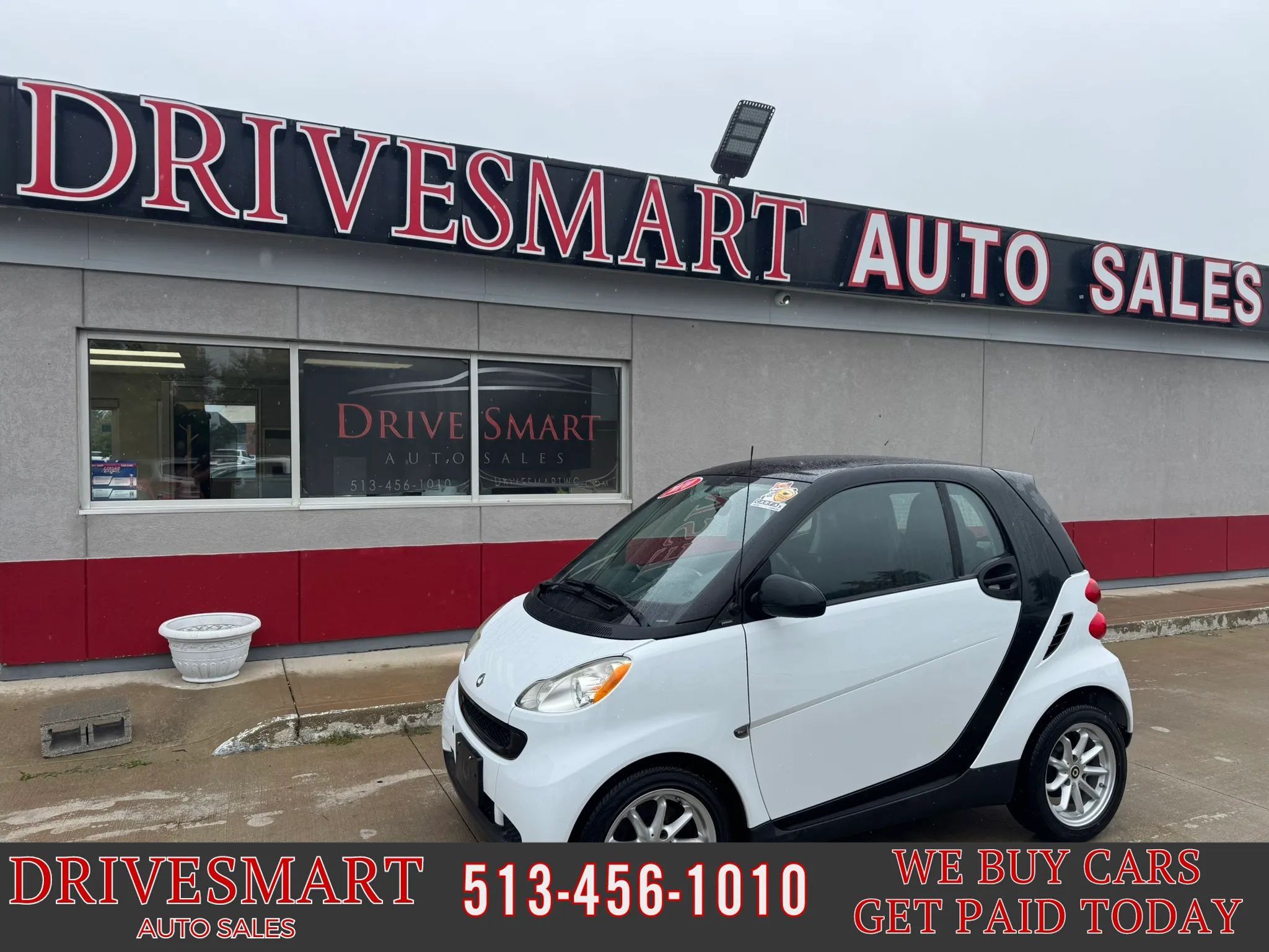 Used 2010 smart fortwo pure RWD image 1