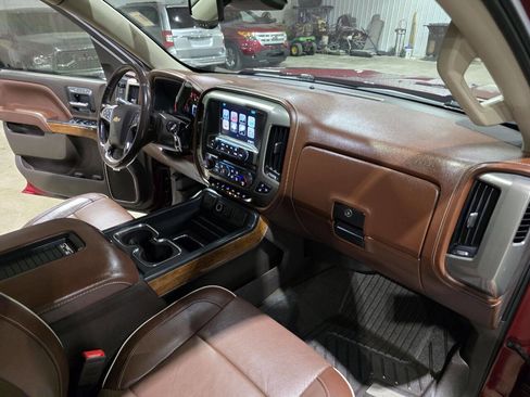 Used 2018 Chevrolet Silverado 1500 High Country image 39