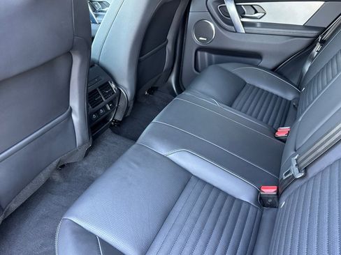 Used 2025 Land Rover Discovery Sport Dynamic SE image 12