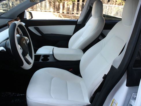 Used 2021 Tesla Model Y Performance AWD/4WD image 13