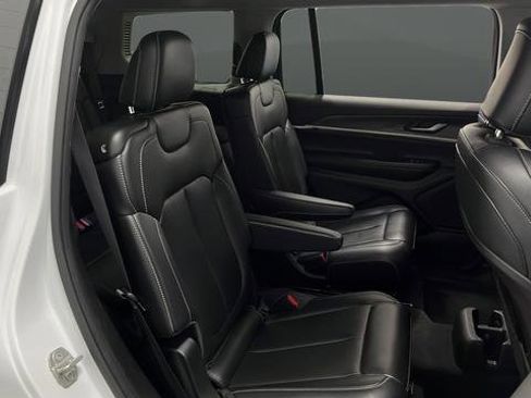 Used 2023 Jeep Grand Cherokee L Limited image 29