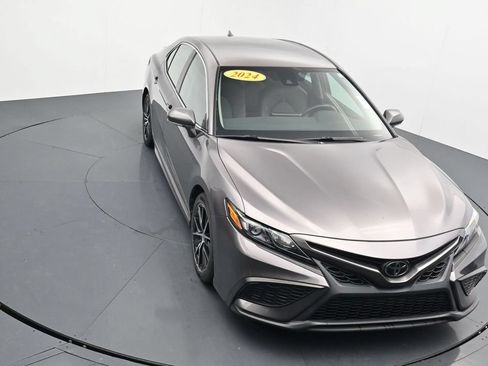 Used 2024 Toyota Camry SE FWD image 25