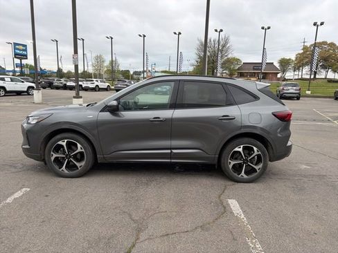 Used 2023 Ford Escape ST-Line Select w/ Tech Pack #2 image 7