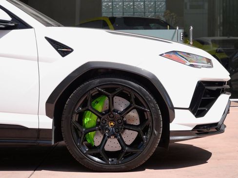 Used 2024 Lamborghini Urus Performante AWD/4WD image 9