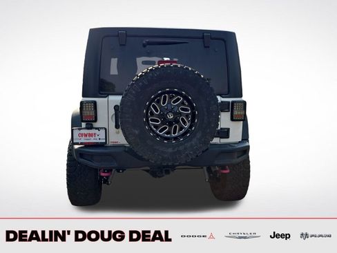 Used 2015 Jeep Wrangler Unlimited Rubicon AWD/4WD image 5