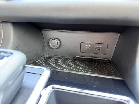 Used 2025 Nissan Pathfinder SV FWD image 23