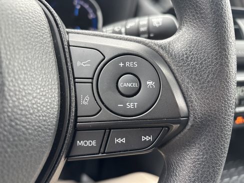 Certified 2025 Toyota RAV4 XLE image 22