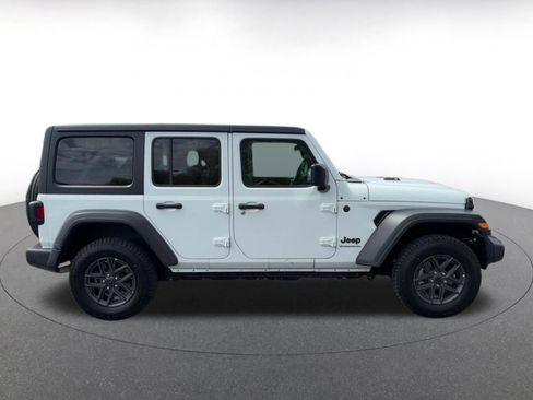 Used 2025 Jeep Wrangler Unlimited Sport AWD/4WD image 16
