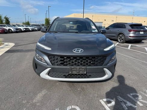 Used 2022 Hyundai Kona SEL FWD image 2