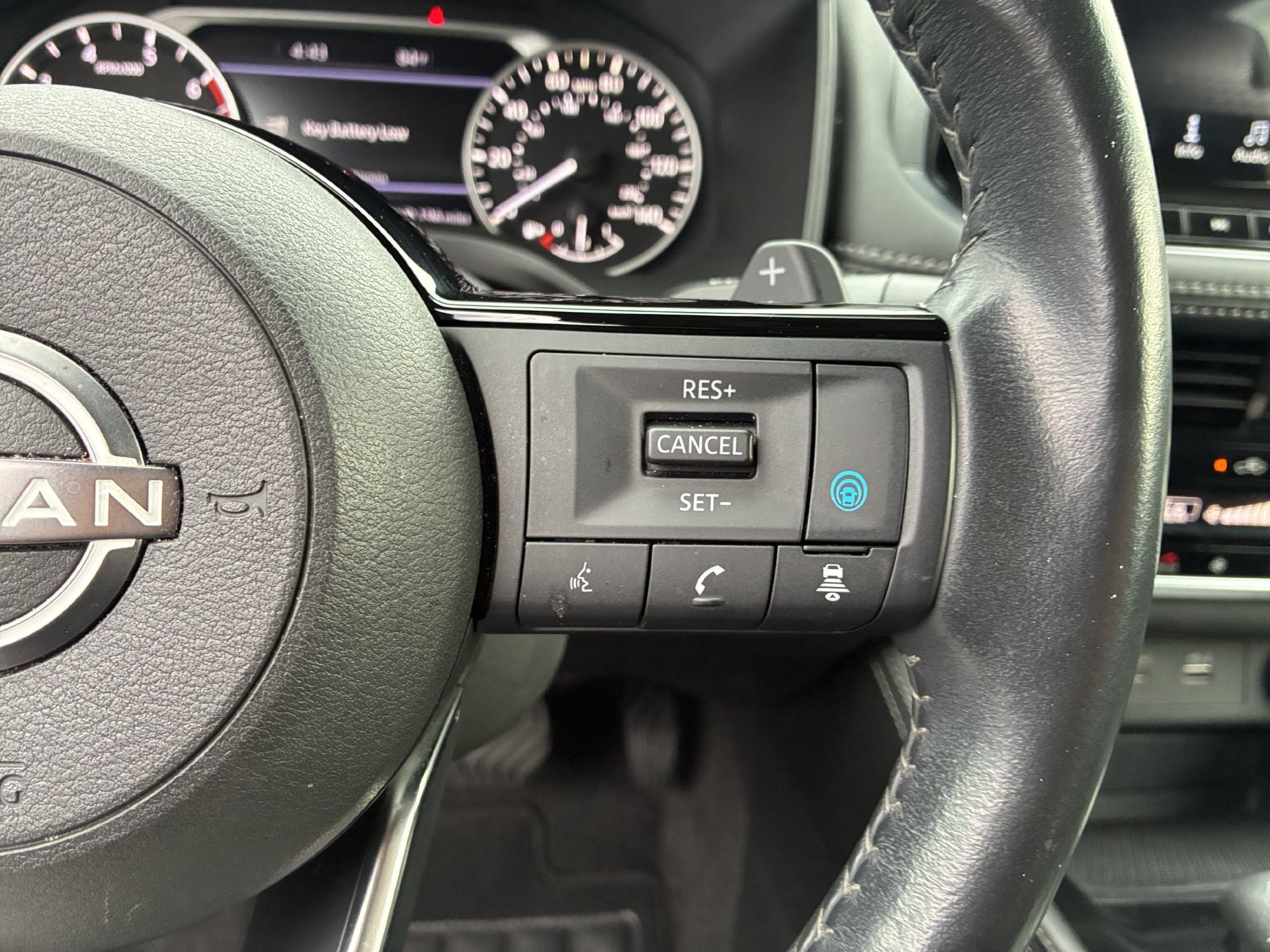Used 2023 Nissan Rogue SL w/ SL Premium Package FWD image 18