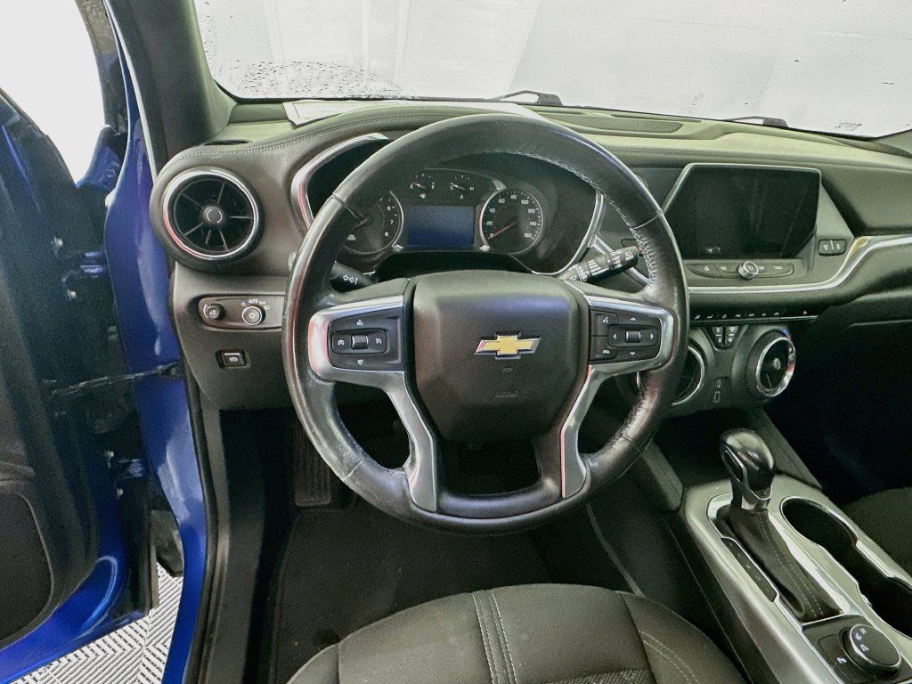 Used 2019 Chevrolet Blazer LT FWD image 16