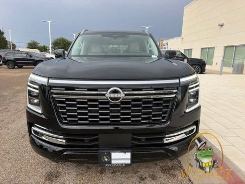 Used 2025 Nissan Armada Platinum RWD image 2
